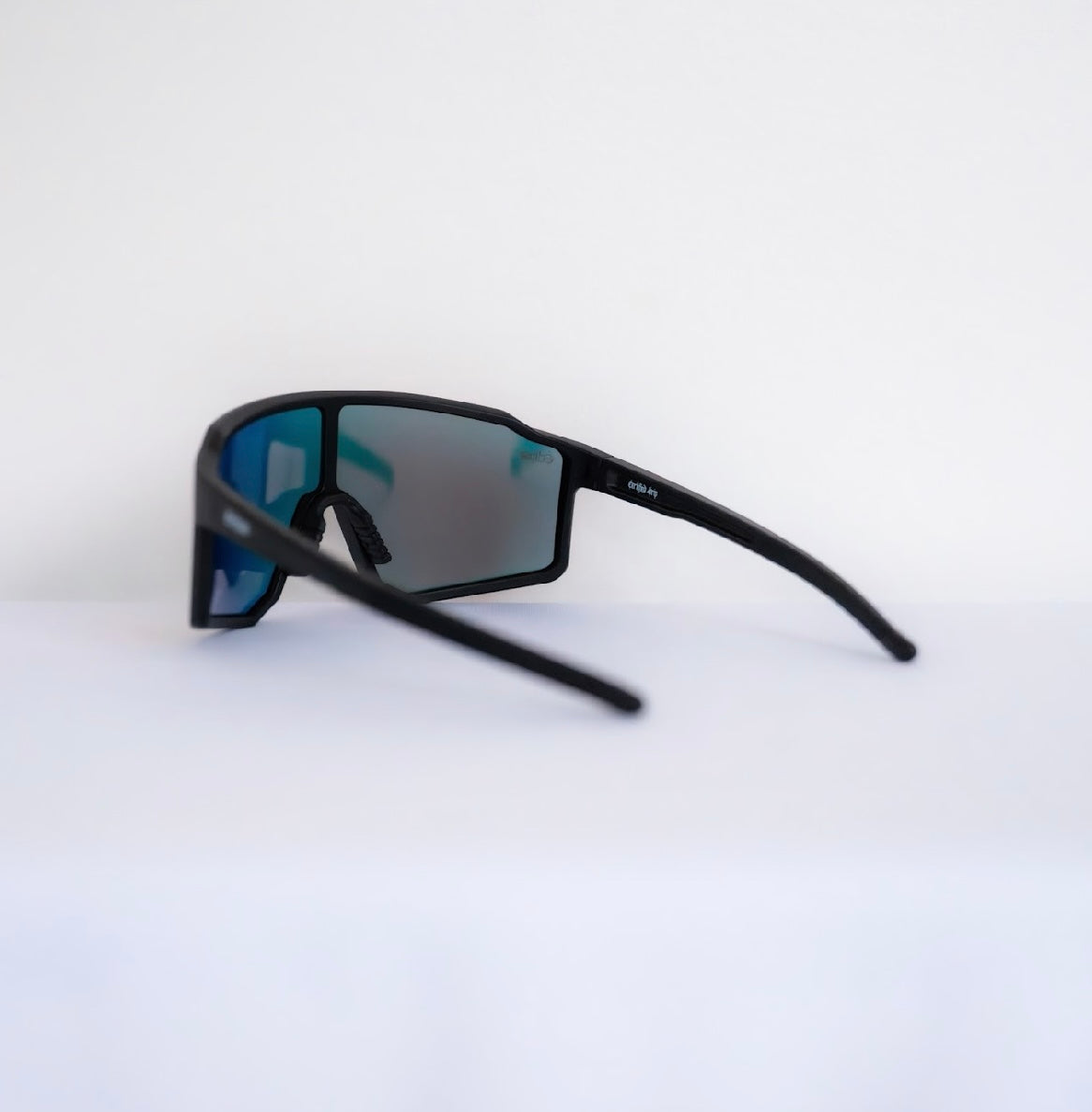 53 Black/Red Oversized & Polarized