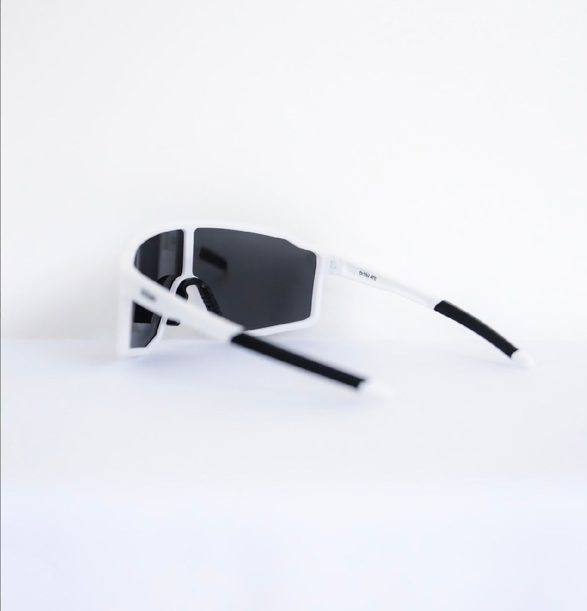 "53" White Black Oversized and Polarized